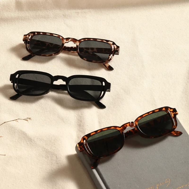 Luxuriöse Rechteckige Sonnenbr – Vintage Fashion Enthusiasts Bewertung und Preis